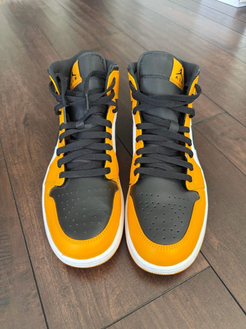 Jordan 1 Mid - Black/White/Yellow - Picture 2 of 5